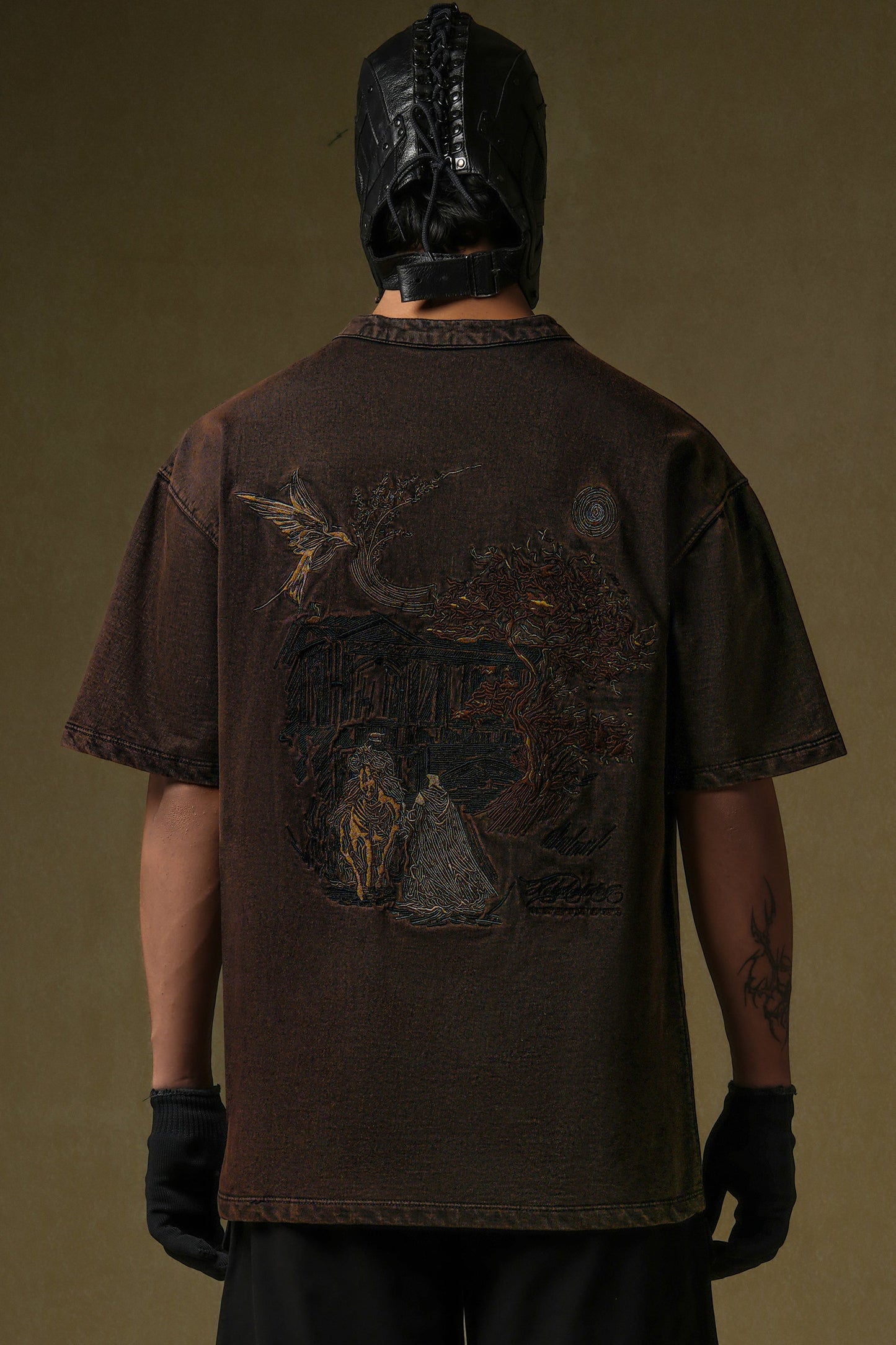 THE CARAVAN TEE°