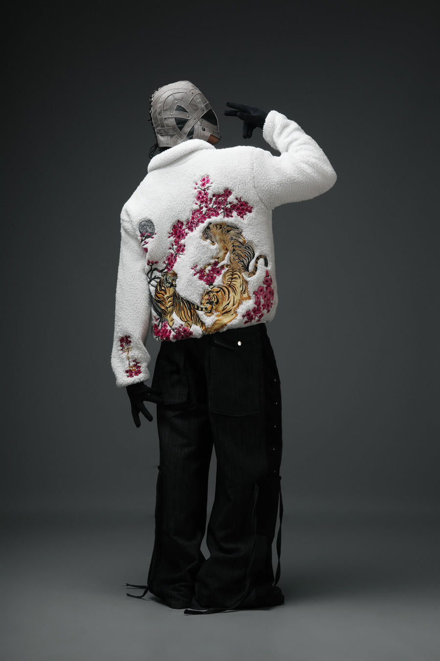 CHERRY RAION SWEATER