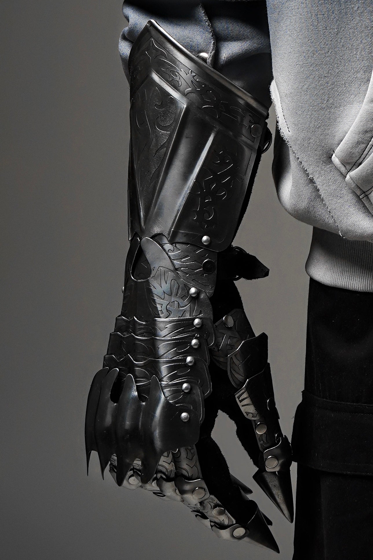 HEADEN’S GAUNTLETS