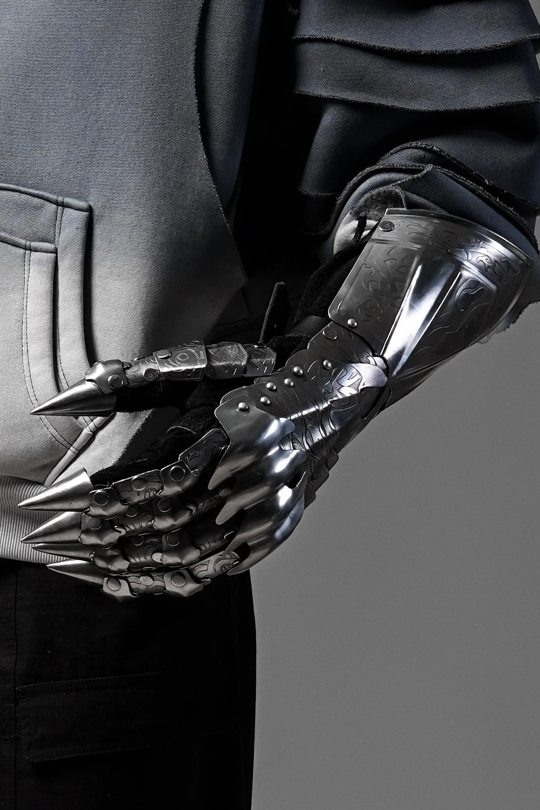 HEADEN’S GAUNTLETS
