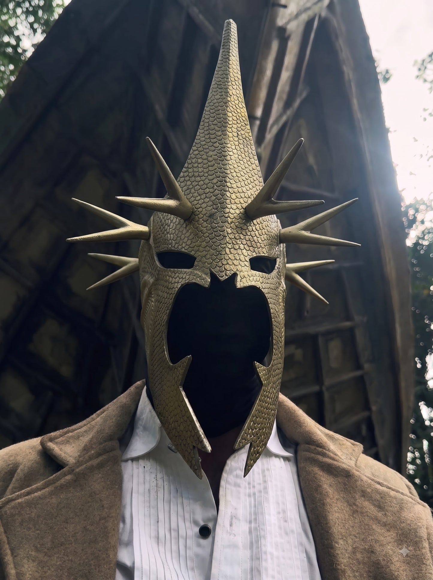 WITCH KING HELMET: VIPER GOLD