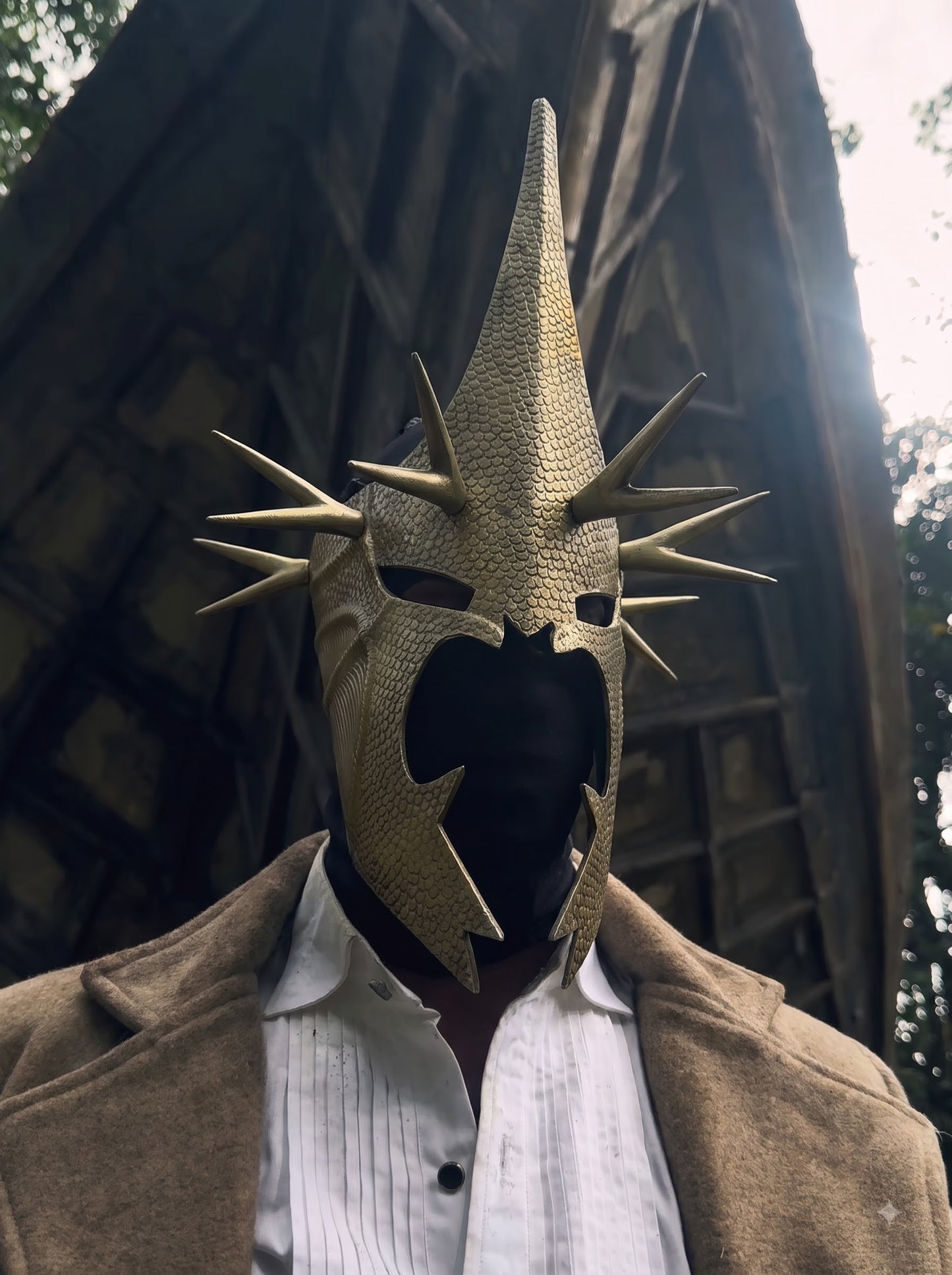 WITCH KING HELMET: VIPER GOLD